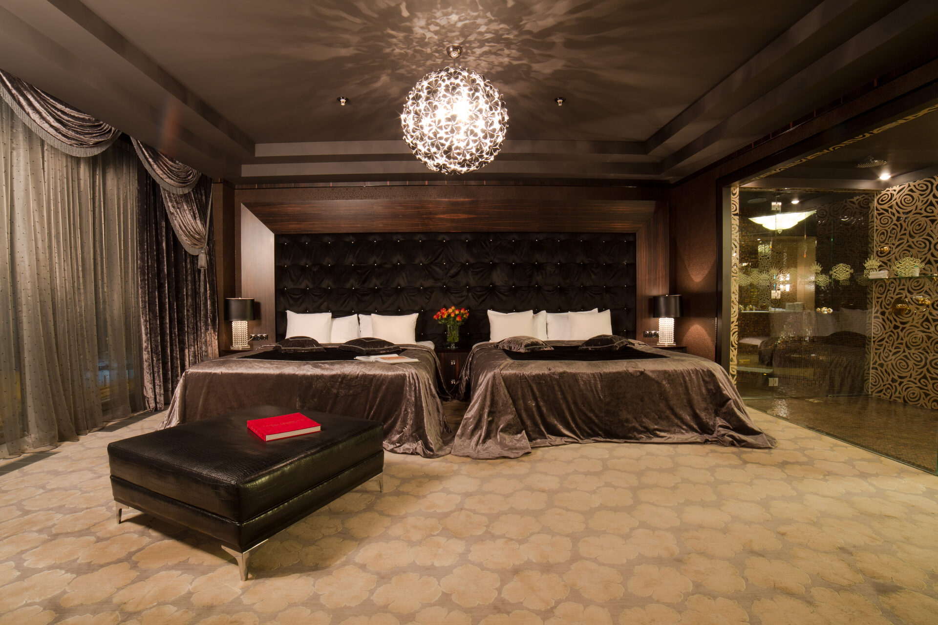 Corner Suite