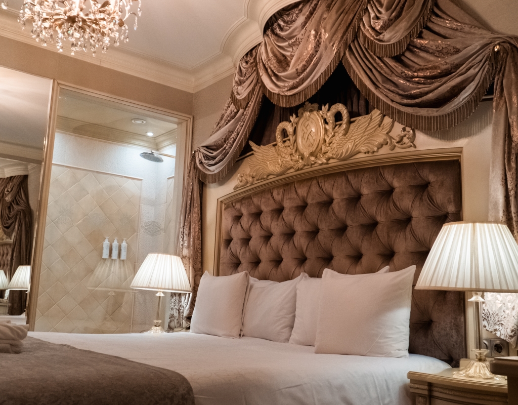 Premium Double Room Poker